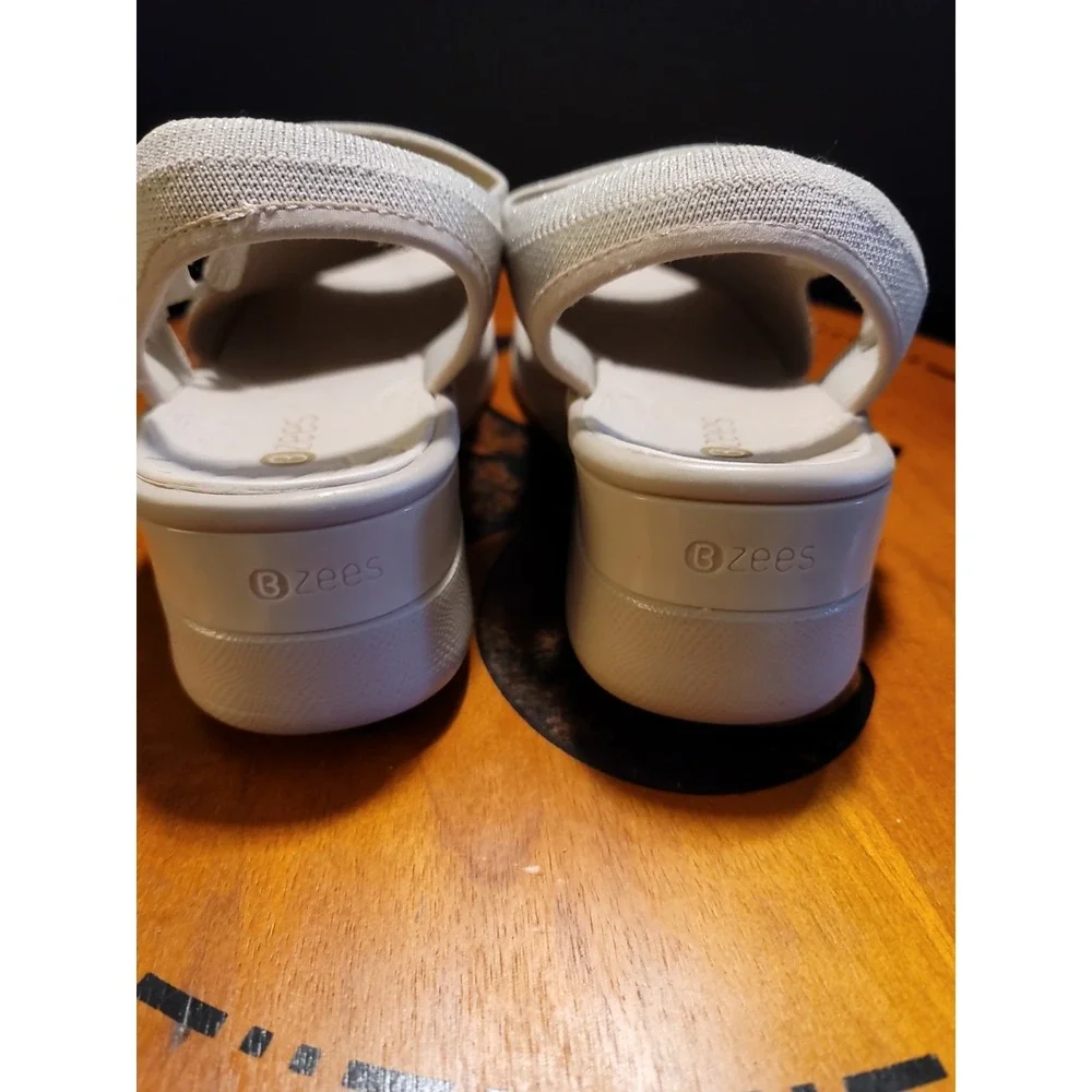 BZees Starbright Womens Size 9.5